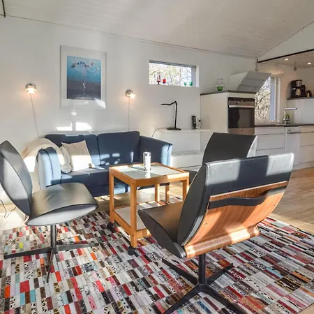 3 Bedroom Cozy In *