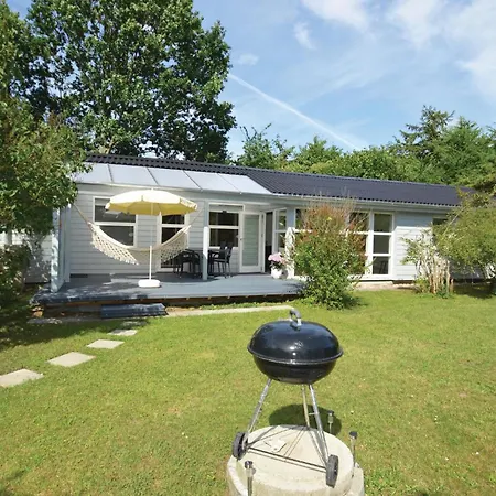 3 Bedroom Cozy In Holiday home