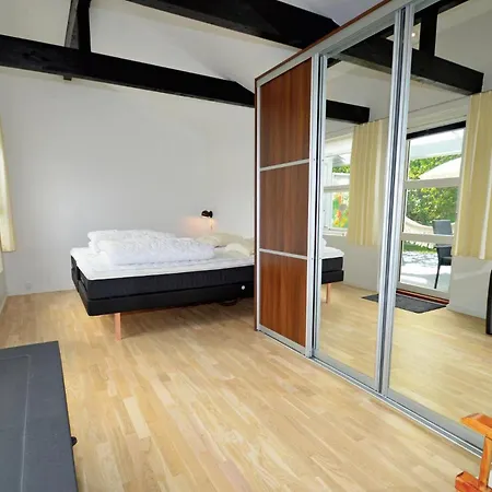 Birkely With Shower *